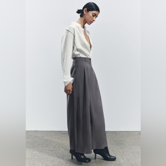 New gray Zara pants. Size x-small - Picture 1 of 2